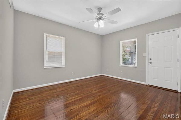 2415 Florent AVE, St Louis, MO 63143