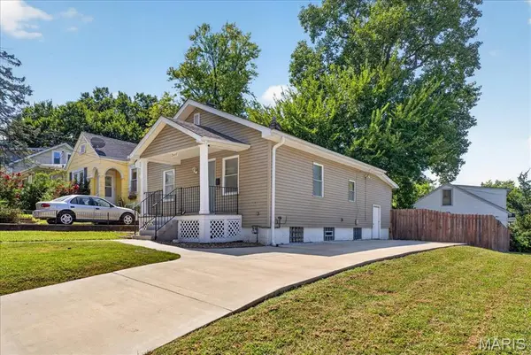 2415 Florent AVE, St Louis, MO 63143