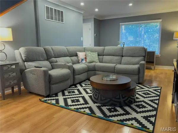 341 Behlmann Meadows WAY, Florissant, MO 63034