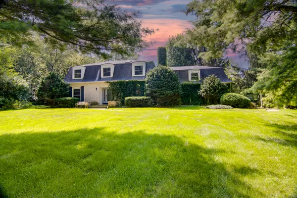 201 Cary Algonquin RD, Trout Valley, IL 60013