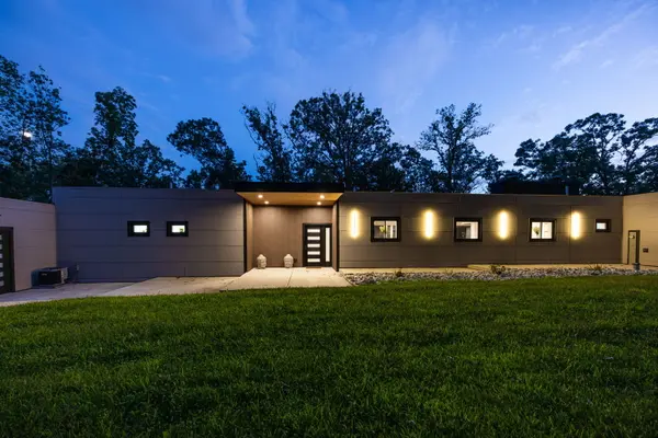 12604 S Pawnee RD, Palos Park, IL 60464