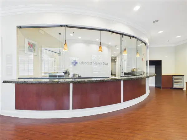 400 W Northwest HWY, Barrington, IL 60010