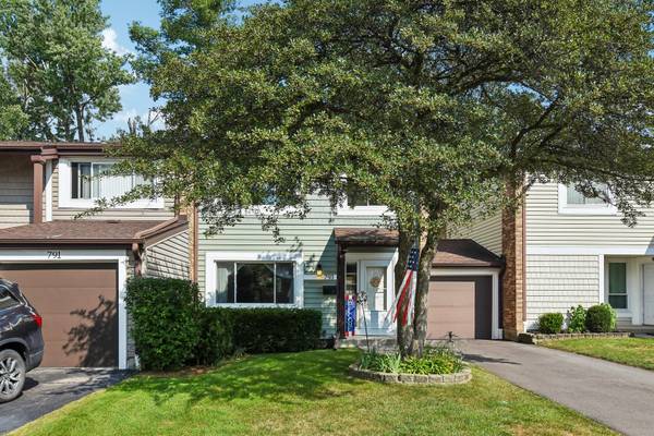 793 Lakeside Circle DR, Wheeling, IL 60090
