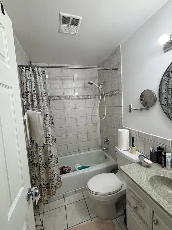 5 Oak Creek DR #2102, Buffalo Grove, IL 60089