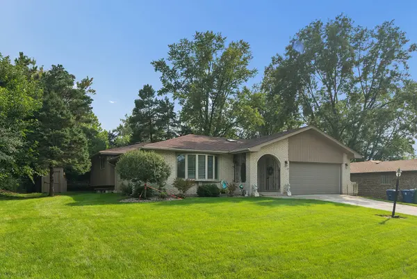 12001 W Lake View DR, Orland Park, IL 60467