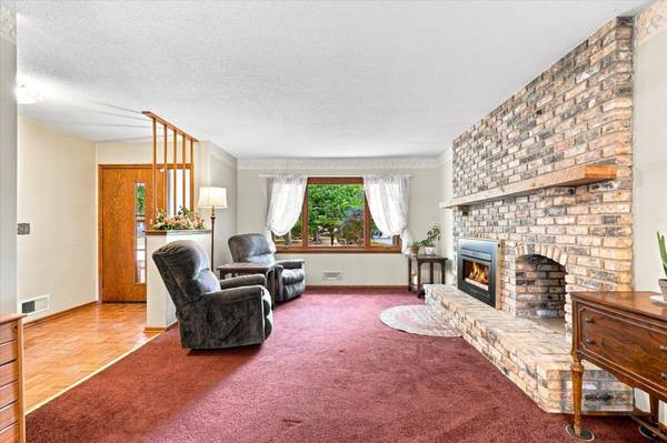 7428 Concerto Curve NE, Fridley, MN 55432