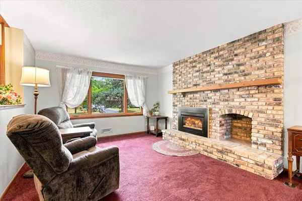 7428 Concerto Curve NE, Fridley, MN 55432