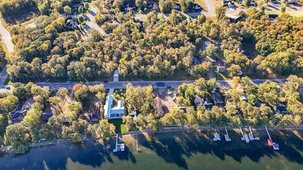 1077 S Shore DR, Detroit Lakes, MN 56501