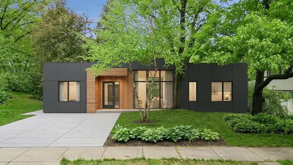 2740 Thomas Avenue S, Minneapolis, MN 55416