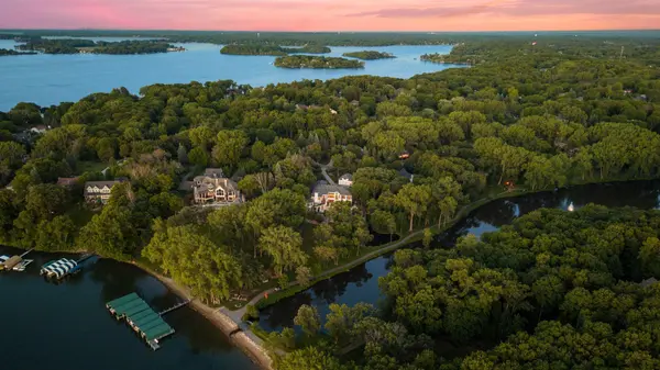 4145 Trillium LN E, Minnetrista, MN 55364