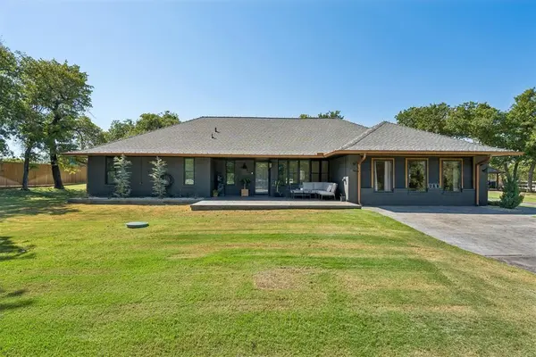 600 Sherwood LN, Edmond, OK 73034