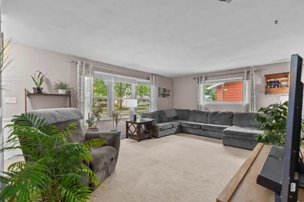 807 S CHRISTINE ST, Appleton, WI 54915
