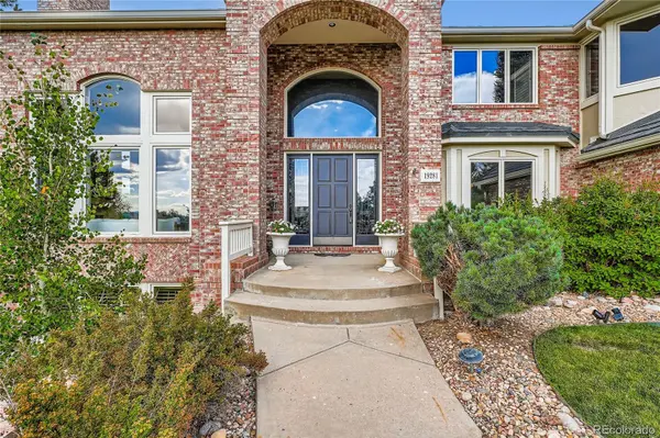 19281 E Hinsdale LN, Centennial, CO 80016