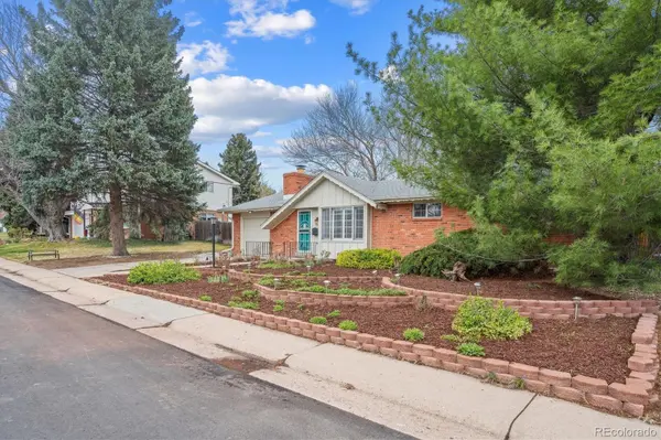 3335 S Verbena CT, Denver, CO 80231