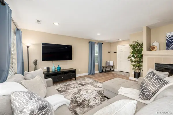 8136 S Memphis WAY, Englewood, CO 80112
