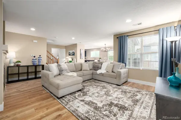 8136 S Memphis WAY, Englewood, CO 80112