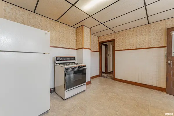 204 E Jemima ST, Clinton, IL 61727