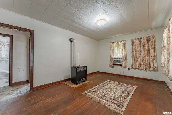 204 E Jemima ST, Clinton, IL 61727