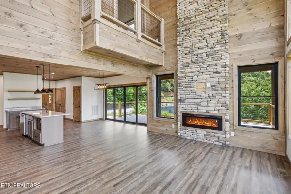 2046 Spurling Rd, Sevierville, TN 37862