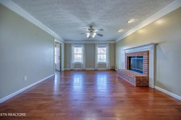 910 Ridge Circle Rd, Andersonville, TN 37705