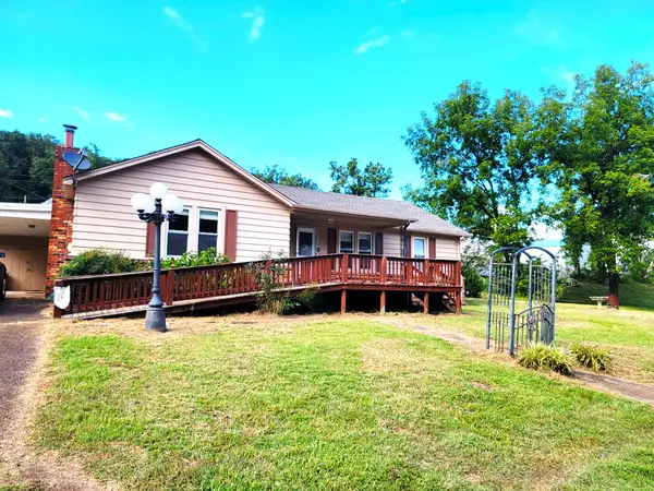 408 Poplar St, Waynesboro, TN 38485