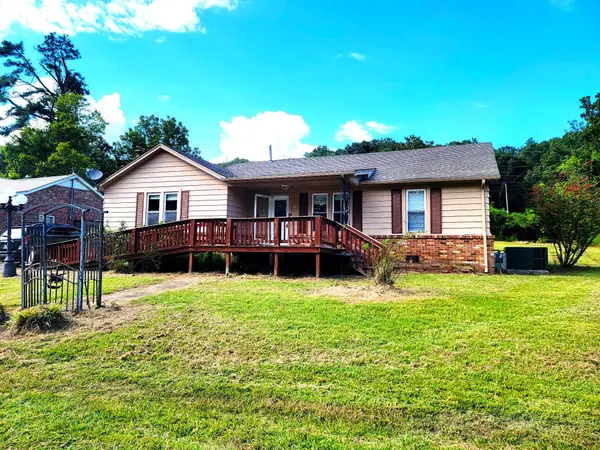 408 Poplar St, Waynesboro, TN 38485
