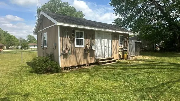 204 Crest Dr, Hopkinsville, KY 42240
