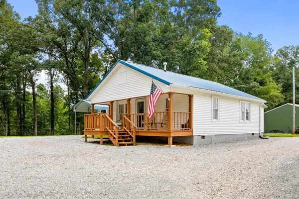 6432 Divider and Natchez Trace Rd, Camden, TN 38320