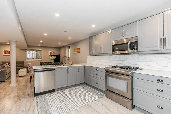 60 Edwards DR #Basement, Barrie, ON L4N 9K8