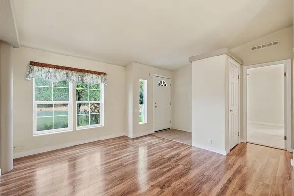 27609 N RIVER ESTATES Rd, Chattaroy, WA 99003