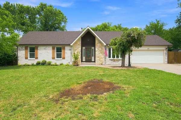 608 E Meadow Rd, El Dorado, KS 67042