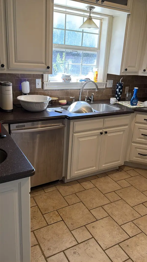 300 S Holmes AVE, Wheaton, MO 64874