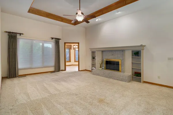1134 W Pheasant Run ST, Springfield, MO 65810