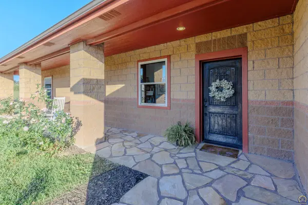 203 E Park AVE, St. Marys, KS 66536