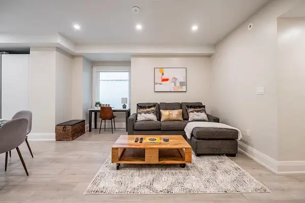 207 Perth AVE #2, Toronto W02, ON M6P 3X7