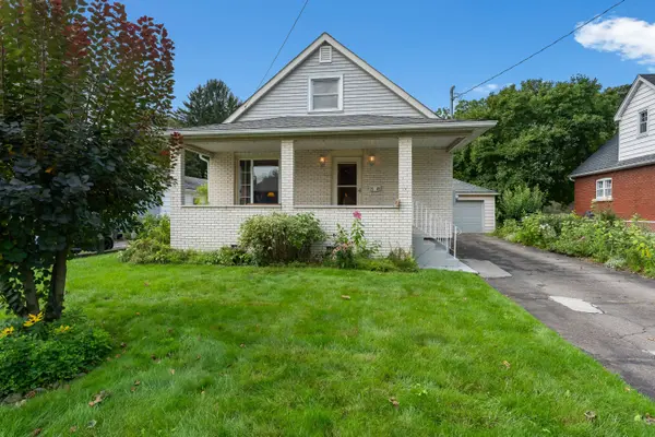 3945 St Peter AVE, Niagara Falls, ON L2J 2N9