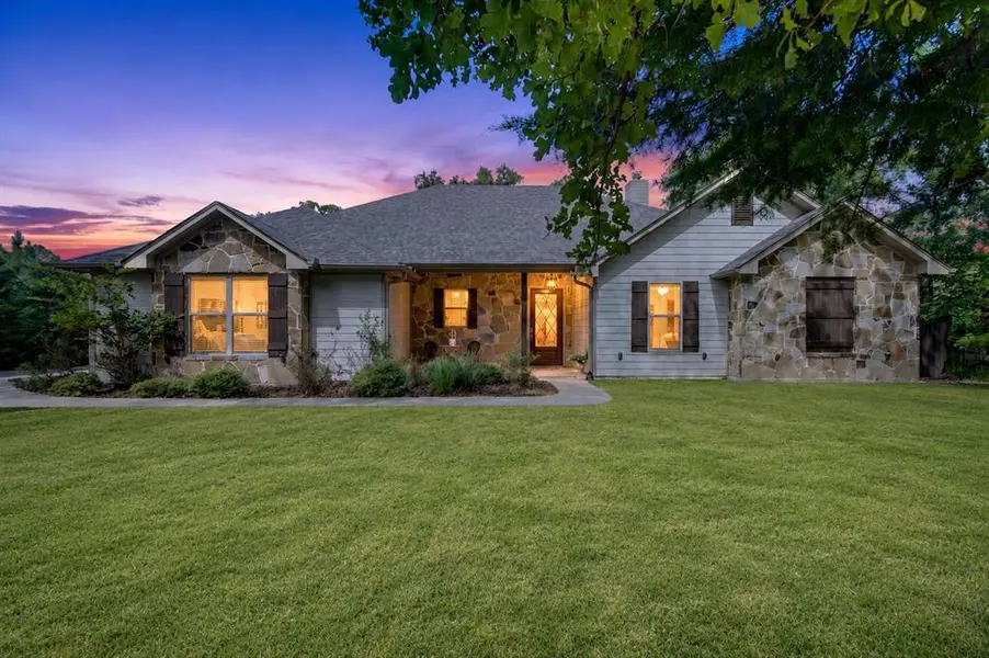 9236 Safari Bluff, Larue, TX 75770
