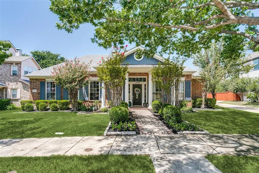 1702 Bluffview Lane, Carrollton, TX 75007
