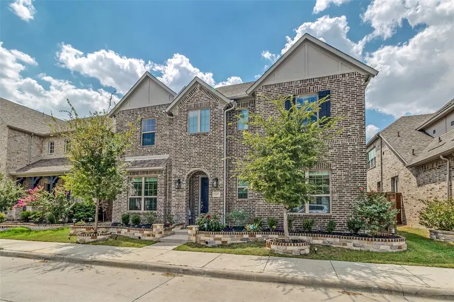 12679 Royal Oaks Lane, Farmers Branch, TX 75234
