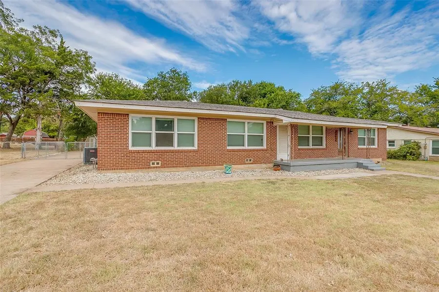 1208 Warden Street, Benbrook, TX 76126