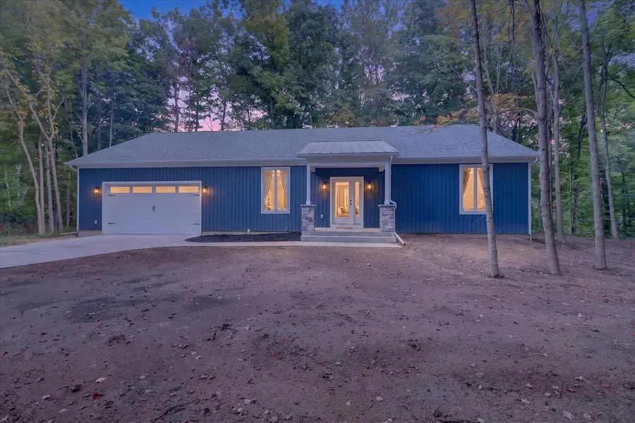 13165 Deer Creek DR, South Haven Twp, MI 49090