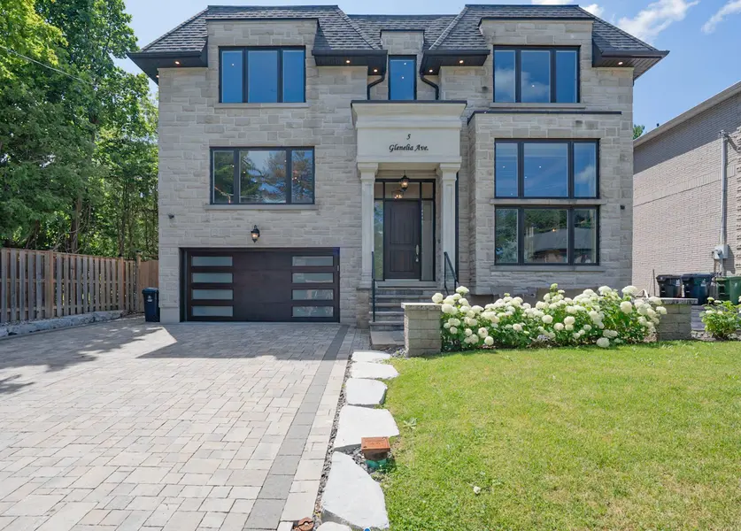 5 Glenelia AVE, Toronto C14, ON M2M 2K6