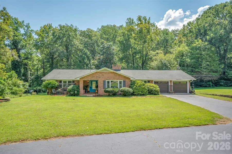 15 Meadowlark DR, Tryon, NC 28782