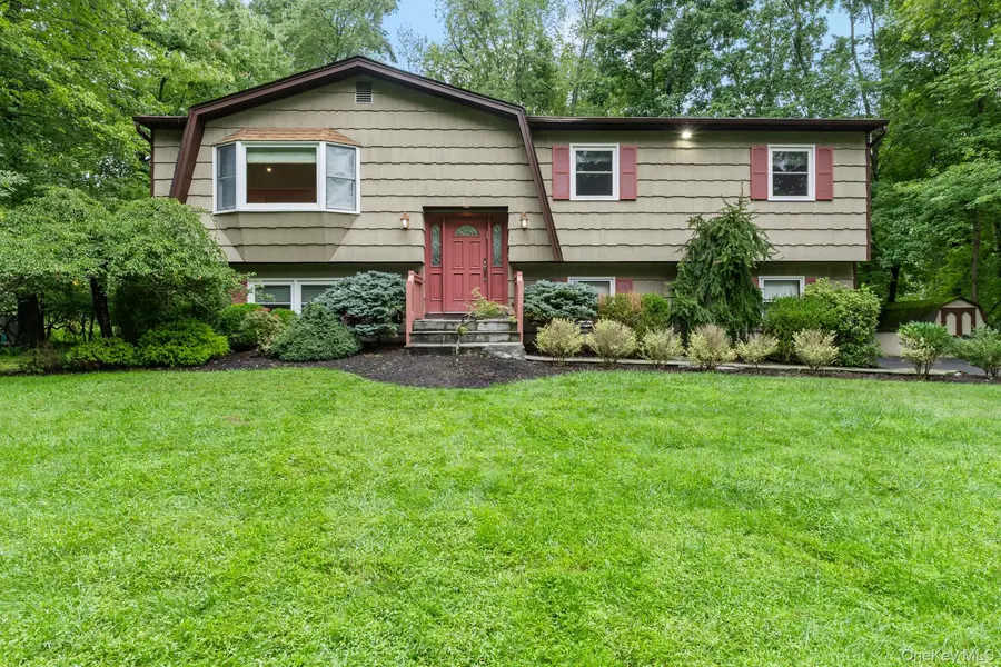 1 Earl CT, Monsey, NY 10952