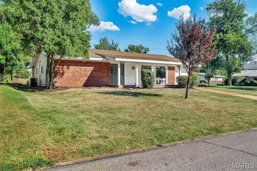 1524 Tryon DR, St Louis, MO 63146