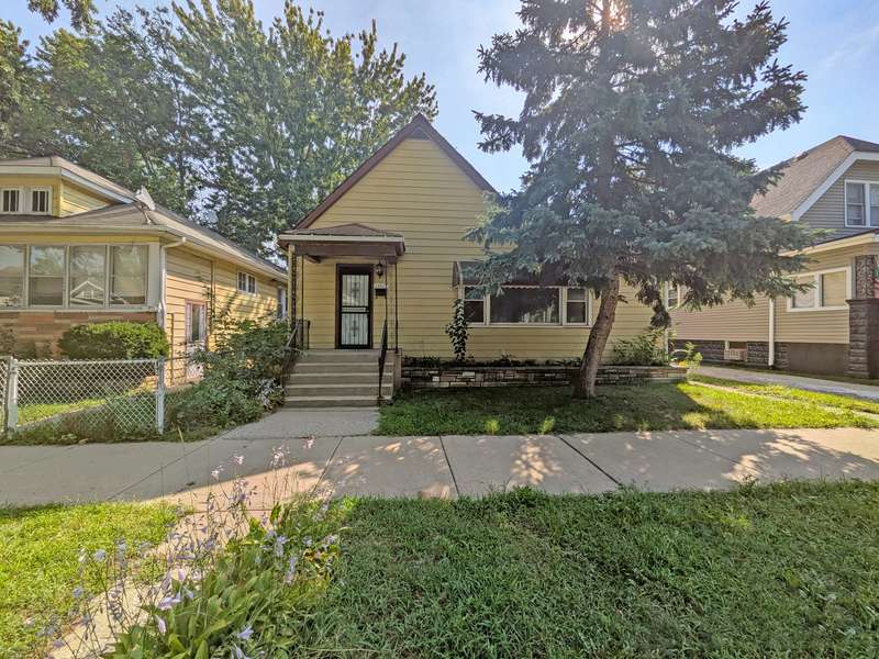 11833 S HARVARD AVE, Chicago, IL 60628