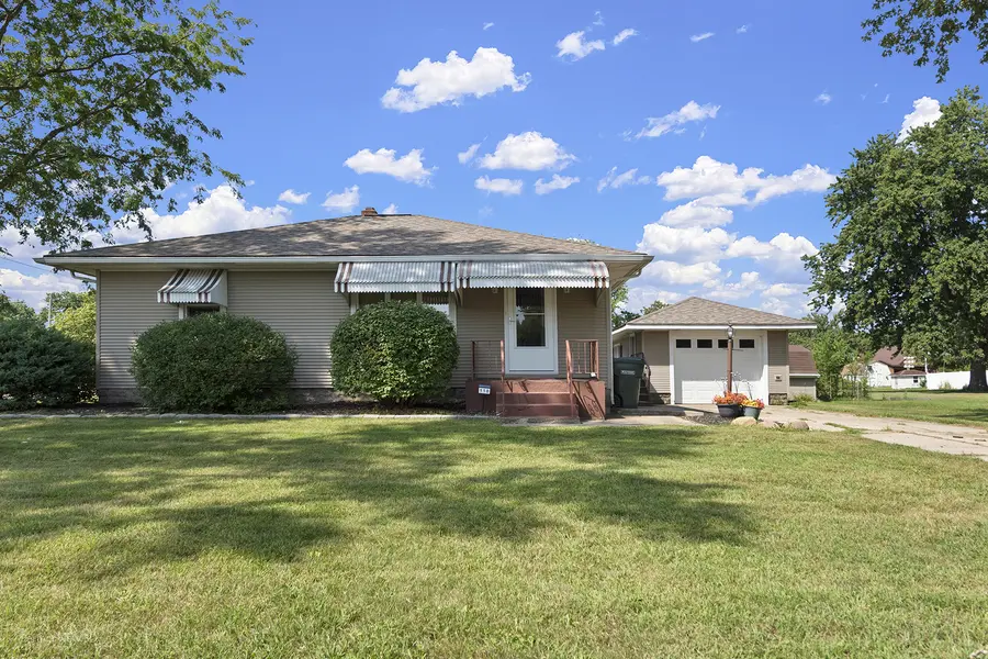 110 N Lincoln ST, Coal City, IL 60416