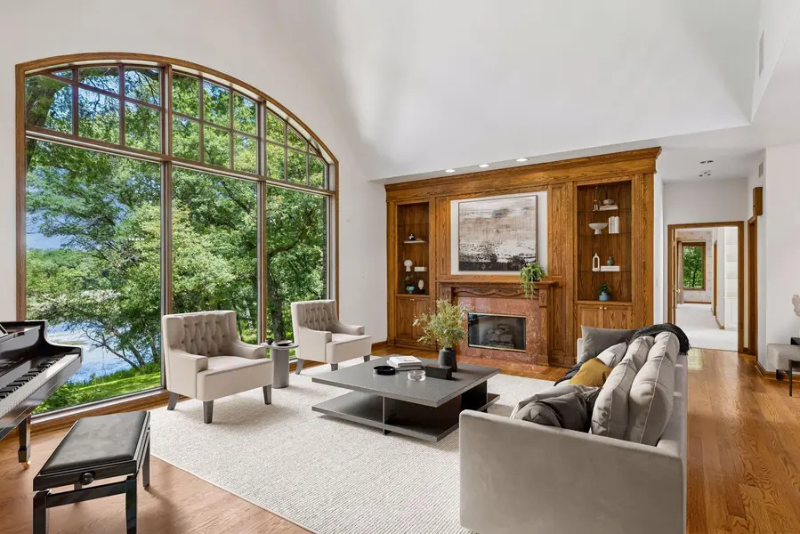 7 Mallard LN, North Oaks, MN 55127