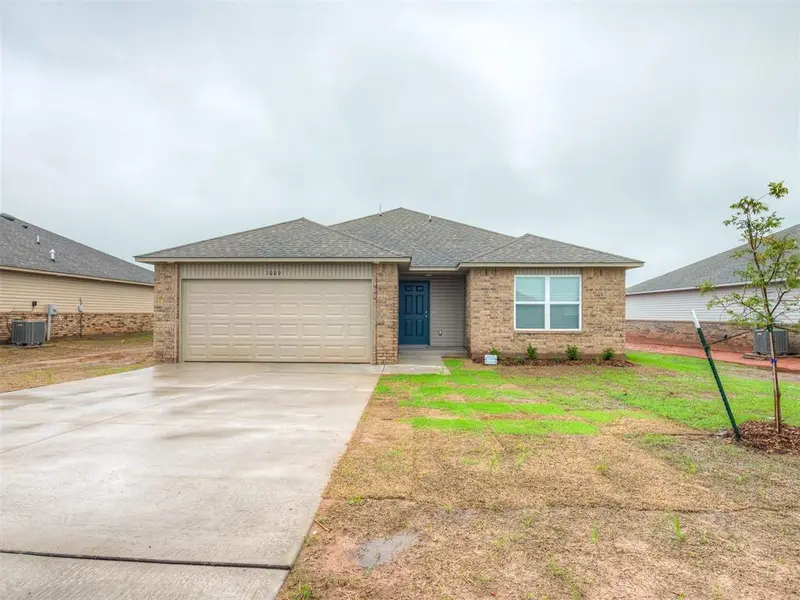 1009 S Colt LN, Mustang, OK 73064