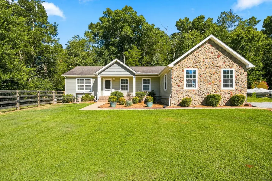 4805 Lunns Store Rd, Chapel Hill, TN 37034